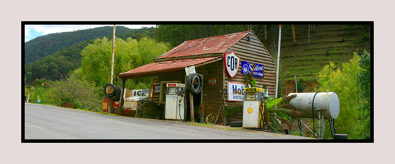 Woods Point Service Station